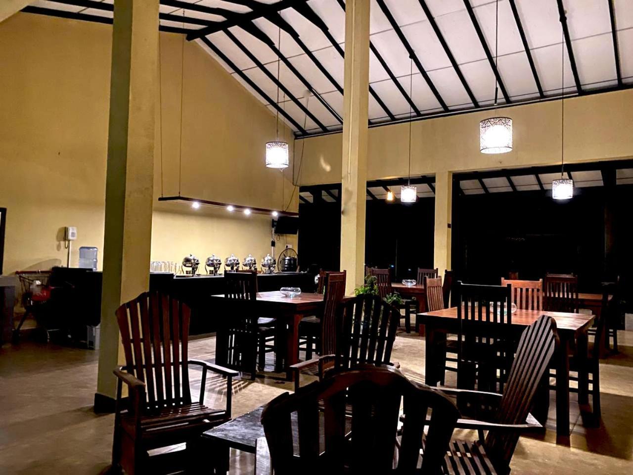 Athyantha Resort Anuradhapura Exterior foto